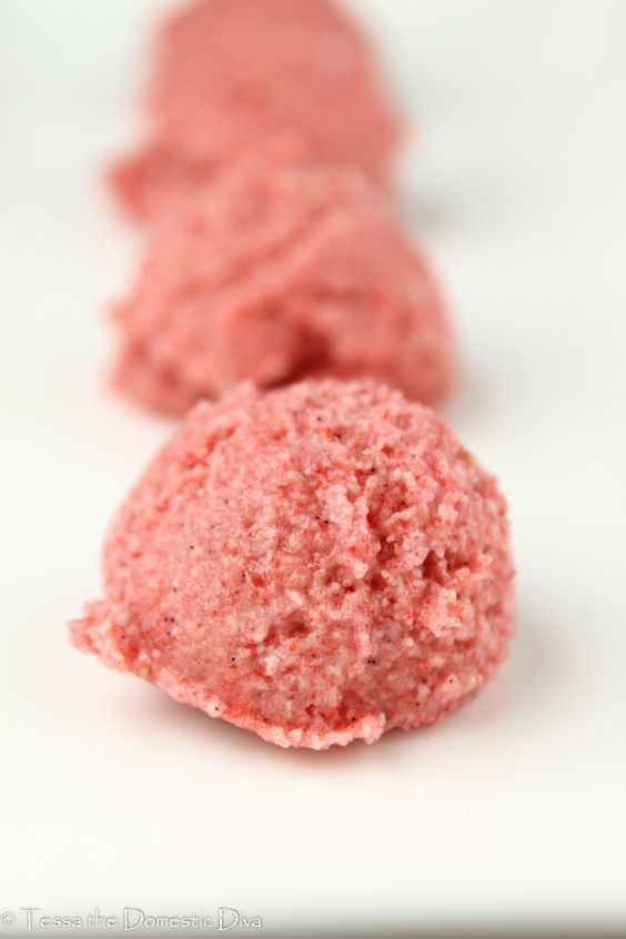 baked-or-no-bake-strawberry-macaroons