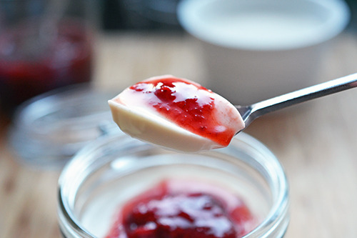 panna-cotta-with-strawberry-balsamic-compote