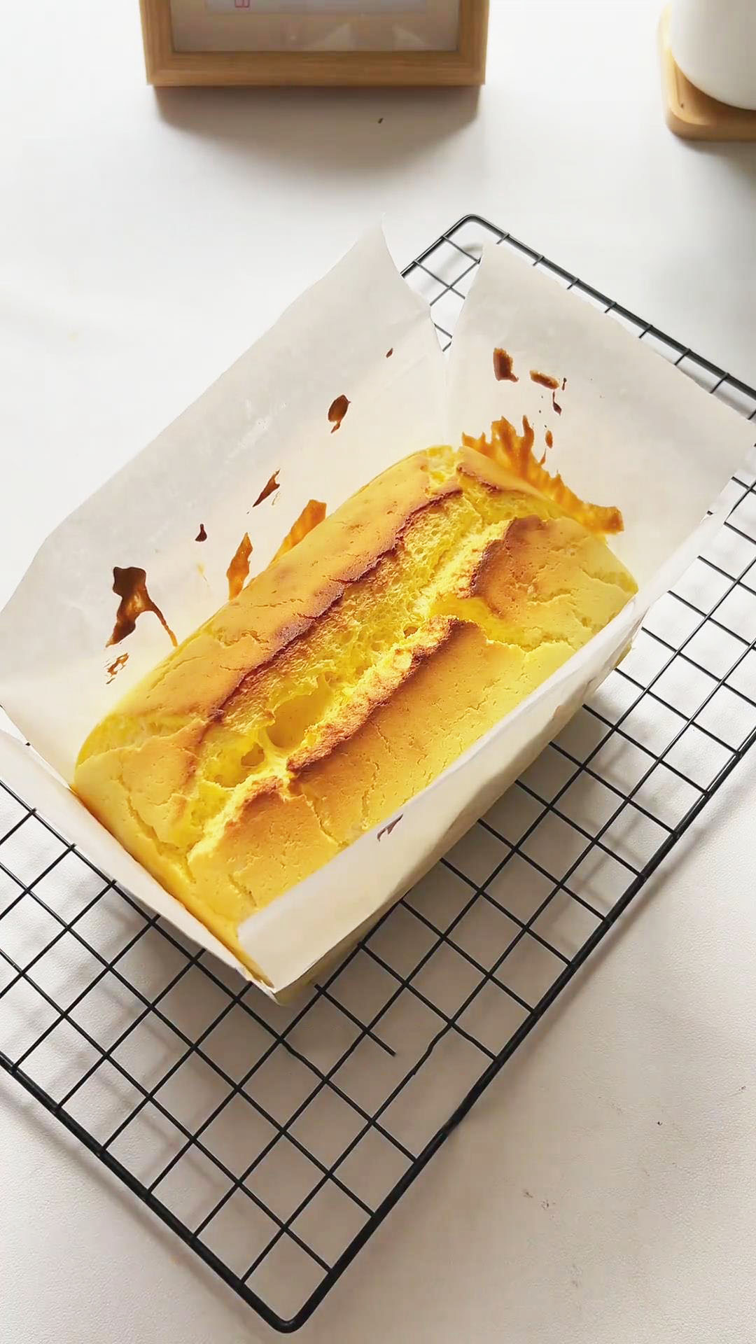 4 ingredient yogurt cake 1