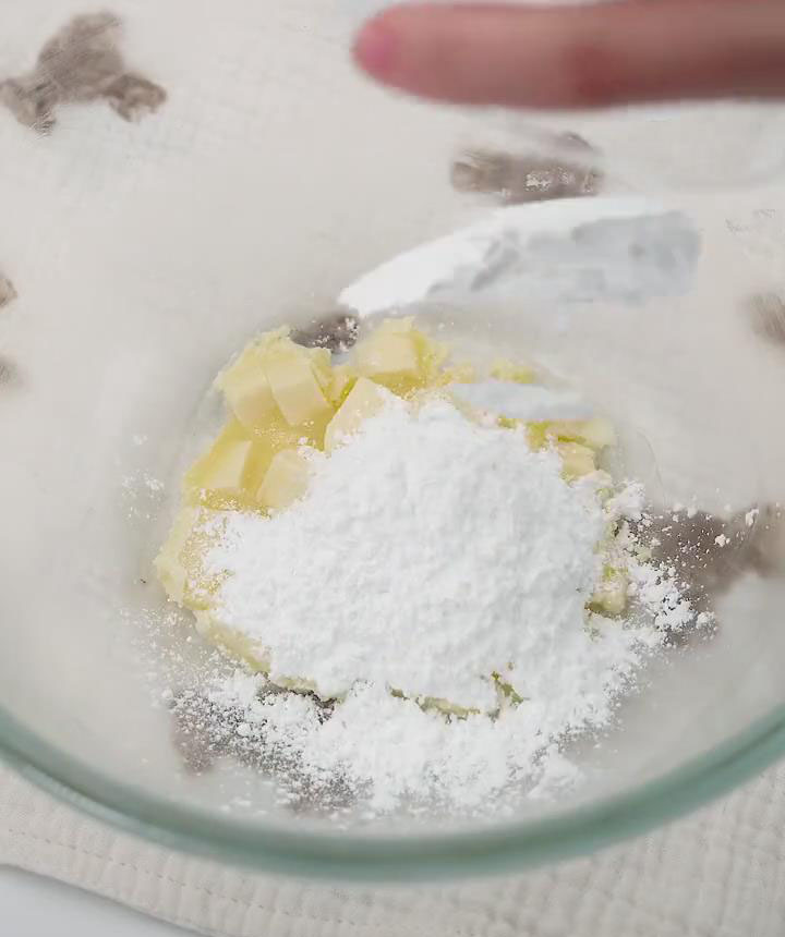 add powdered sugar and mix with a whisk