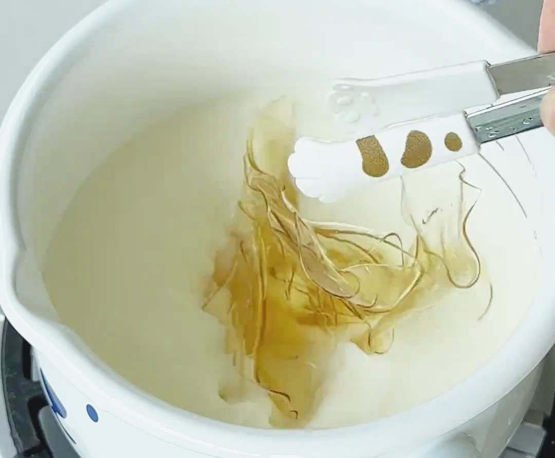 add the softened gelatin sheets add the softened gelatin sheets