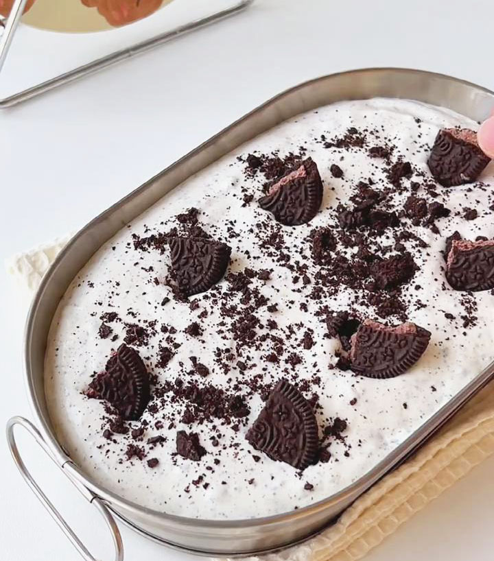 insert a few larger oreo pieces insert a few larger oreo pieces