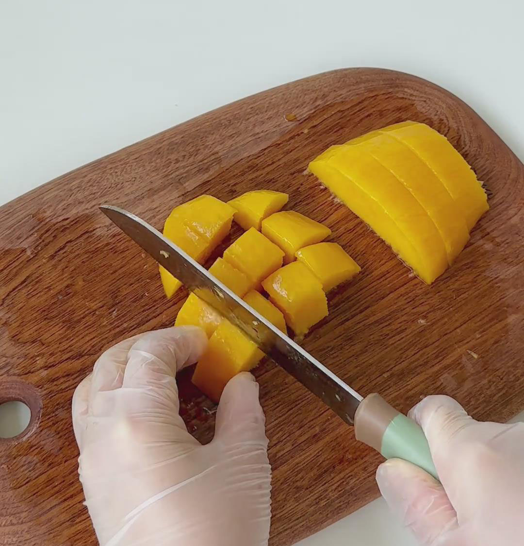 peel and dice 300g mango peel and dice 300g mango