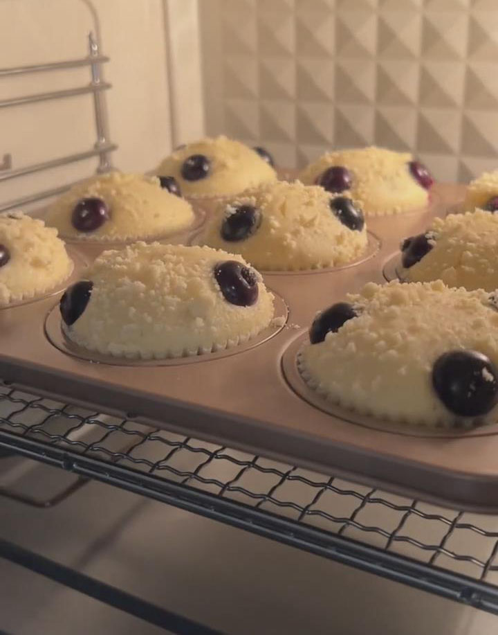 bake the muffins bake the muffins