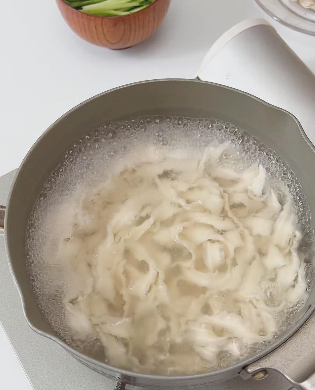 boil water and cook 100g noodles until fully cooked