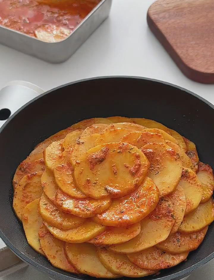 continue layering the slices towards the center2