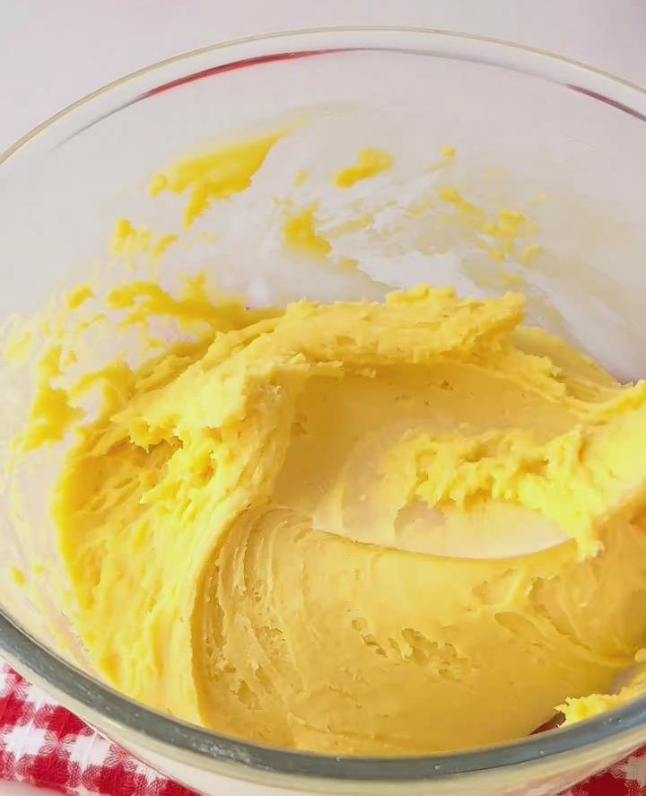 fold gently with a spatula until no dry flour remains fold gently with a spatula until no dry flour remains