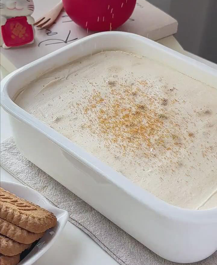 sift the reserved fine cookie crumbs evenly over the top for decoration sift the reserved fine cookie crumbs evenly over the top for decoration