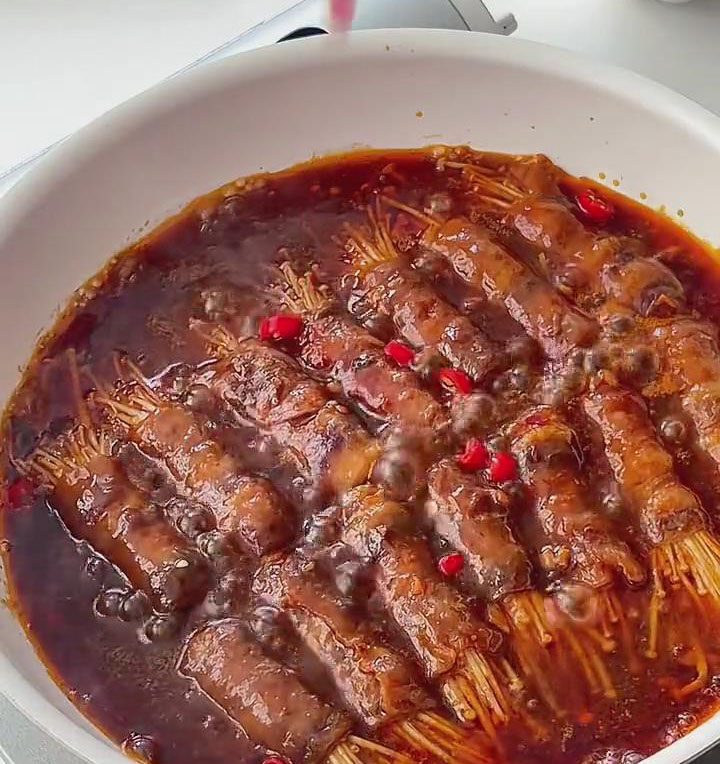 sprinkle the chopped bird eye chili