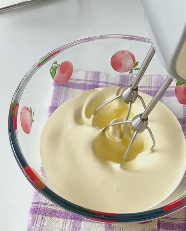 use an electric mixer to whip at medium low speed