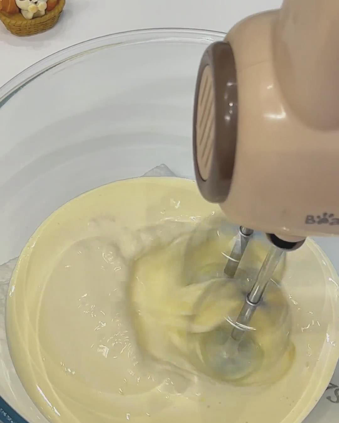 whip the cream and condensed milk1
