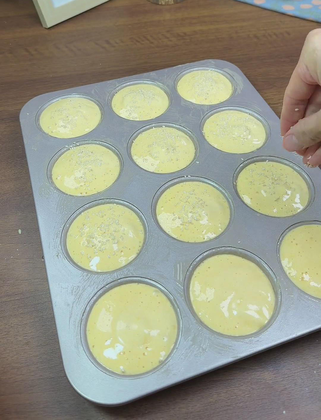 sprinkle a layer of white sesame seeds