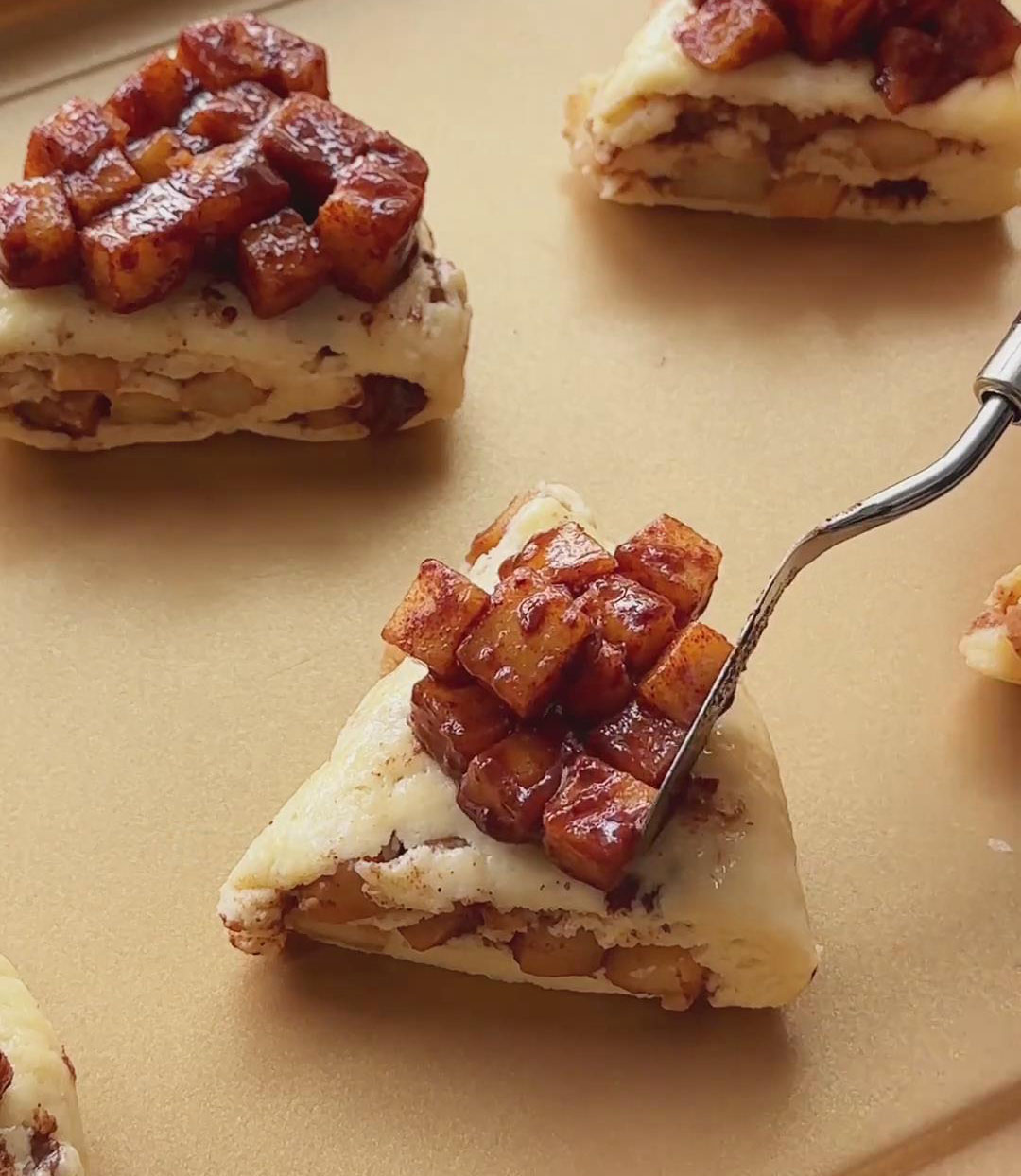 top each scone with the remaining apple cinnamon filling